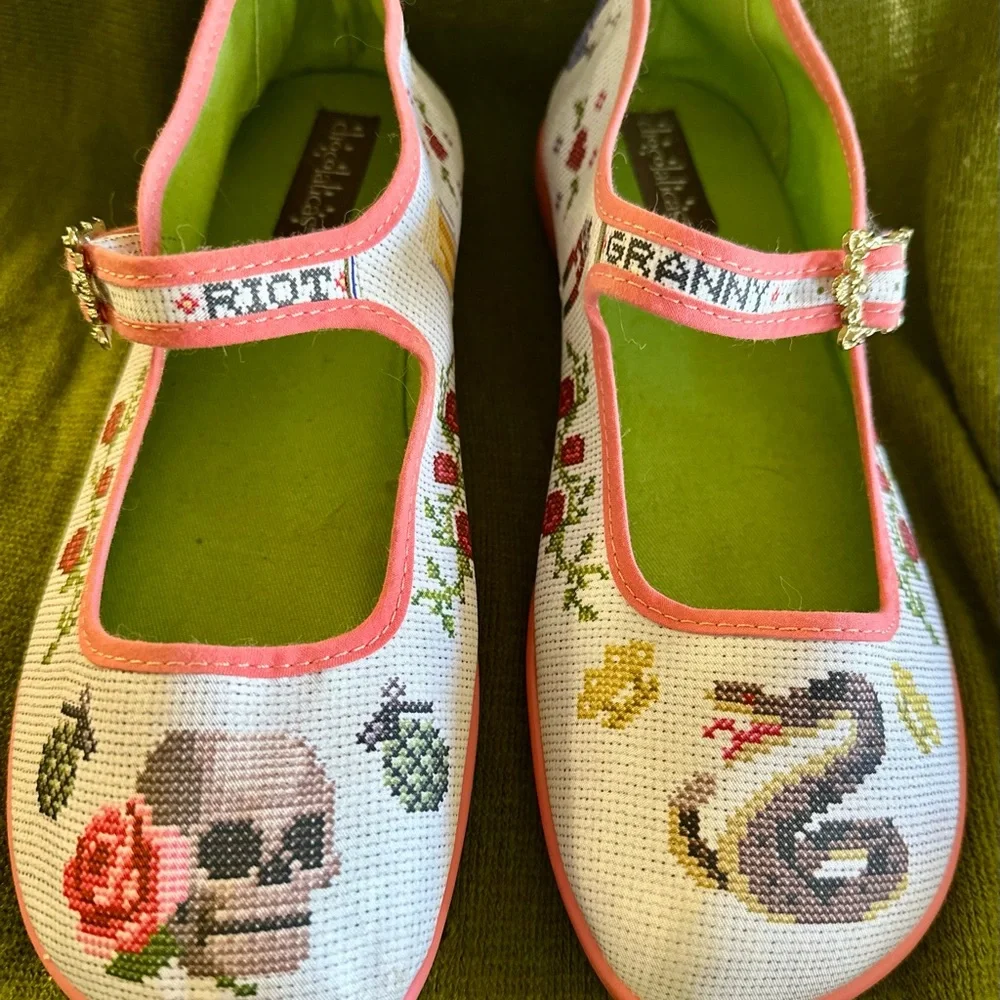 Hot Chocolate Designs Riot Granny flats - Picture 2 of 8